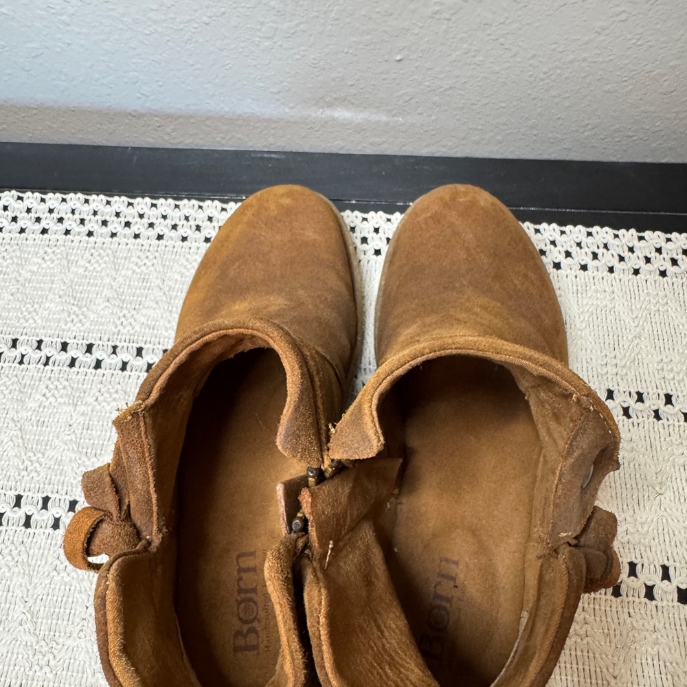 Born Women’s Vaughn Brown Suede Ankle Boots - Picture 4 of 6